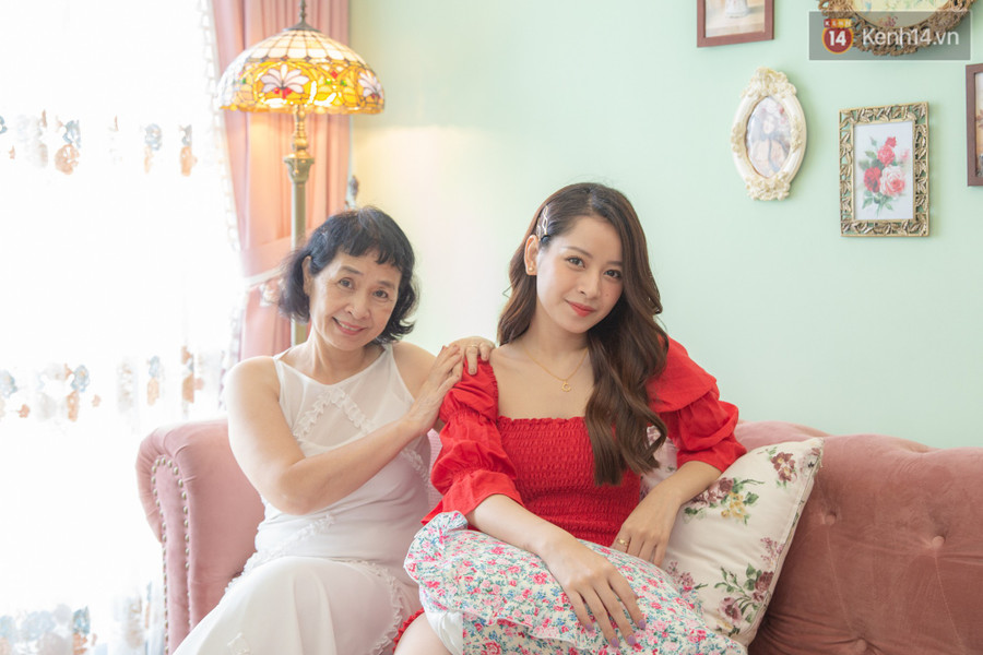 Hé lộ bên trong căn hộ mới tậu thiết kế cực đẹp của Chipu ảnh 3 Chi Pu lan dau he lo ben trong can ho moi tau dam chat phuong Tay, thiet ke cuc dep hinh anh 3