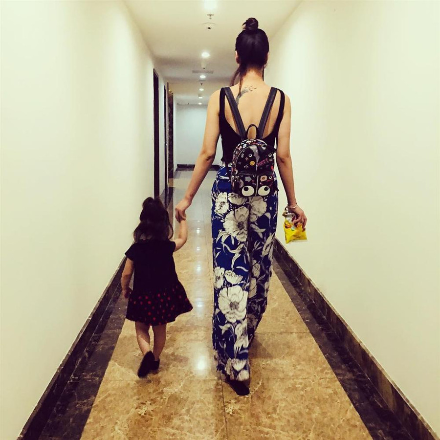 Khoe nhẫn kim cương 500 triệu, Hồng Quế tái hợp bố của con gái? ảnh 6 Khoe nhẫn kim cương 500 triệu bố con gái tặng, Hồng Quế tự nhủ: Cũng bõ công đẻ đau-6