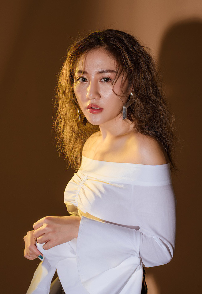 Văn Mai Hương: "Tôi hơi tiếc nuối khi có giai đoạn mải yêu, bốc đồng và coi thường mọi thứ" - Ảnh 1. Văn Mai Hương: "Tôi hơi tiếc nuối khi có giai đoạn mải yêu, bốc đồng và coi thường mọi thứ" - Ảnh 1.