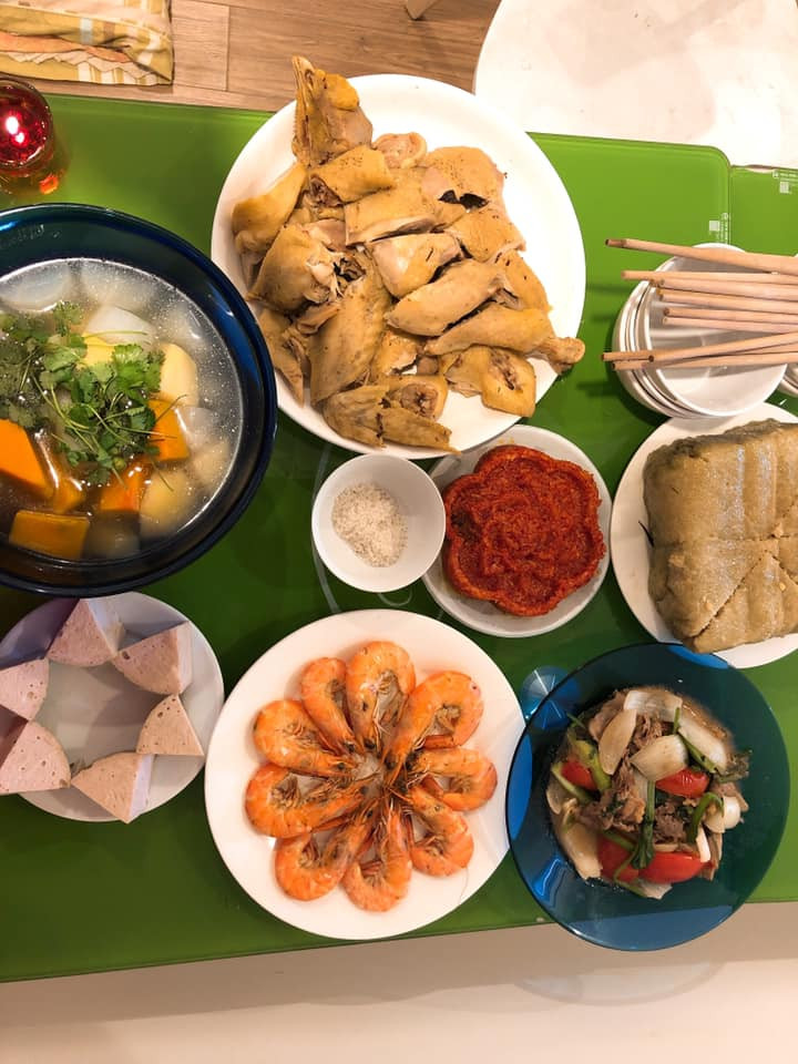 Cùng lấy chồng đại gia nhưng bữa cơm ngày Tết của Tăng Thanh Hà, Tú Anh cực khác biệt ảnh 8 cung lay chong dai gia nhung bua com ngay tet cua tang thanh ha va tu anh cuc khac biet - 8