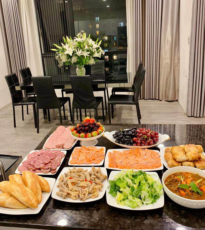 Cùng lấy chồng đại gia nhưng bữa cơm ngày Tết của Tăng Thanh Hà, Tú Anh cực khác biệt ảnh 7 cung lay chong dai gia nhung bua com ngay tet cua tang thanh ha va tu anh cuc khac biet - 7