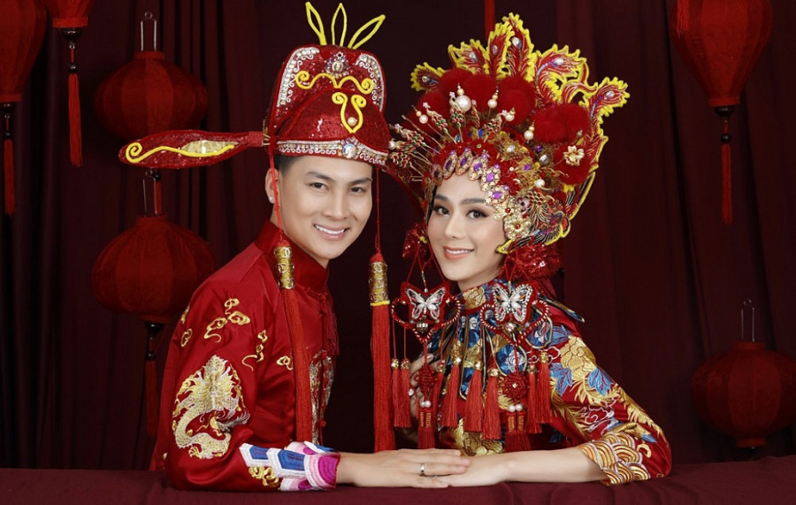 Lâm Khánh Chi chính thức công khai con trai đầu lòng cực đáng yêu 