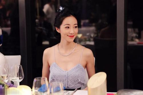 Dàn nam thần, mỹ nhân tuổi Hợi của Cbiz: Người sở hữu gia thế khủng, kẻ vụt sáng chỉ sau 1 đêm - Ảnh 12. Dàn nam thần, mỹ nhân tuổi Hợi của Cbiz: Người sở hữu gia thế khủng, kẻ vụt sáng chỉ sau 1 đêm - Ảnh 12.