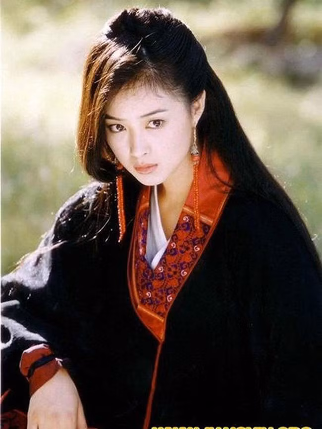 Dàn nam thần, mỹ nhân tuổi Hợi của Cbiz: Người sở hữu gia thế khủng, kẻ vụt sáng chỉ sau 1 đêm - Ảnh 9. Dàn nam thần, mỹ nhân tuổi Hợi của Cbiz: Người sở hữu gia thế khủng, kẻ vụt sáng chỉ sau 1 đêm - Ảnh 9.