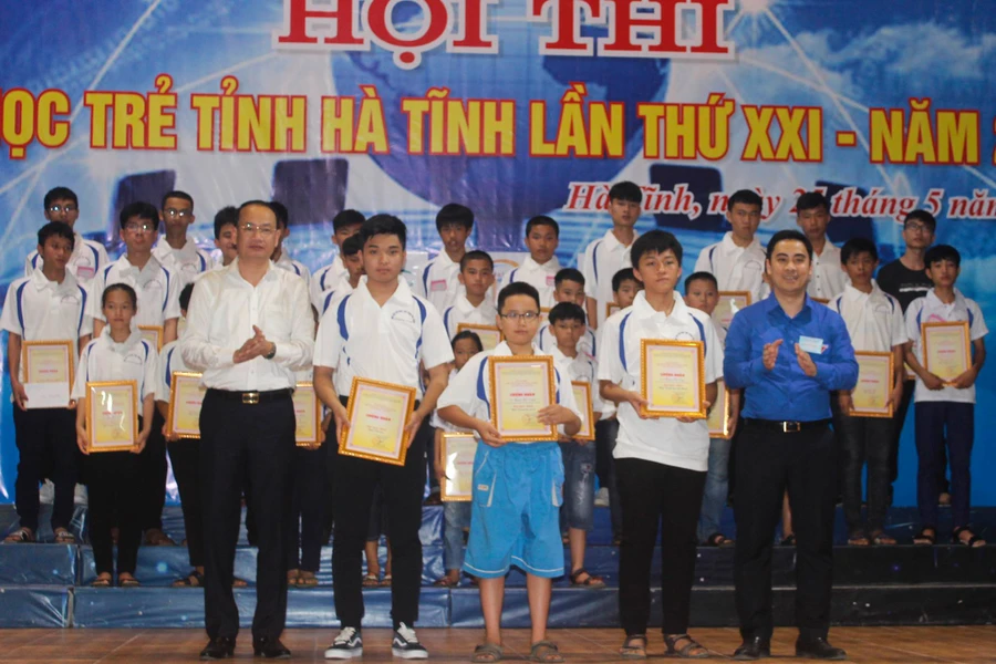 Tổng kết và trao giải Hội thi Tin học trẻ tỉnh Hà Tĩnh lần thứ XXI năm 2018 