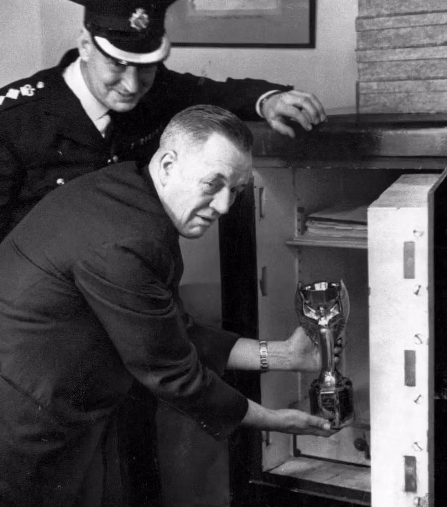 bí ẩn,tên trộm bí ẩn,ăn trộm cúp World Cup,cúp vàng