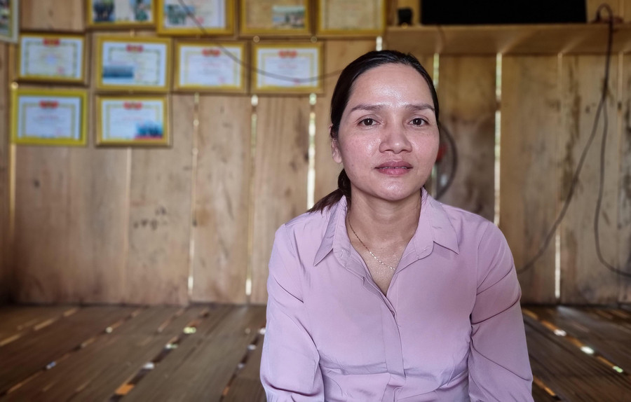 Chị Đinh Thị Hằng - Chủ tịch Hội LHPN xã Sơn Màu, người khởi xướng mô hình "Phụ nữ nói không với rượu, bia". Chị Đinh Thị Hằng - Chủ tịch Hội LHPN xã Sơn Màu, người khởi xướng mô hình "Phụ nữ nói không với rượu, bia".