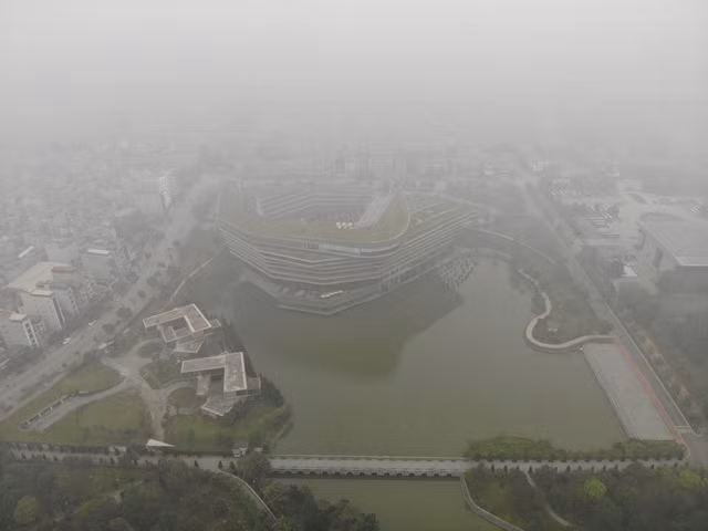 Chất lượng không khí diễn biến xấu: Hà Nội “đứng đầu”