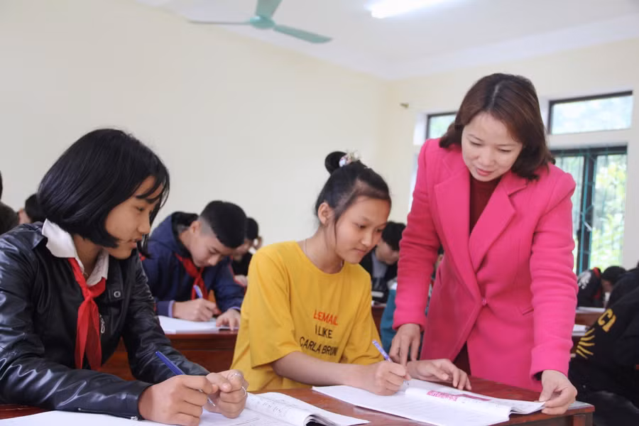 Một tiết học của cô, trò Trường liên cấp Tiểu học, THCS Sơn Lĩnh (huyện Hương Sơn).