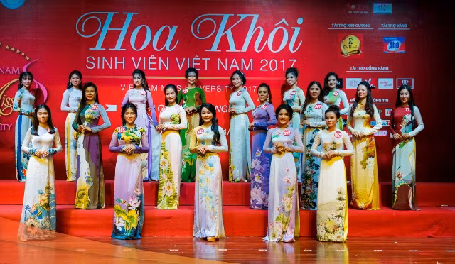 Hoa khôi sinh viên tại Đà Nẵng đã chọn được 15 thí sinh sau vòng bán kết.