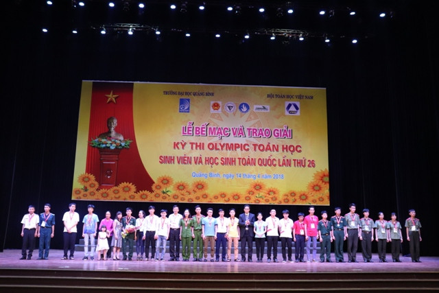 Những sinh viên suất sắc được tôn vinh