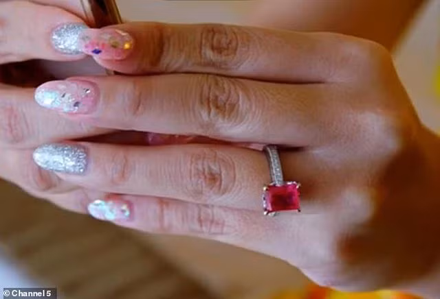 Đám cưới xa hoa bậc nhất Singapore và chiếc nhẫn cưới gần 3 tỷ Đám cưới xa hoa bậc nhất Singapore và chiếc nhẫn cưới gần 3 tỷ