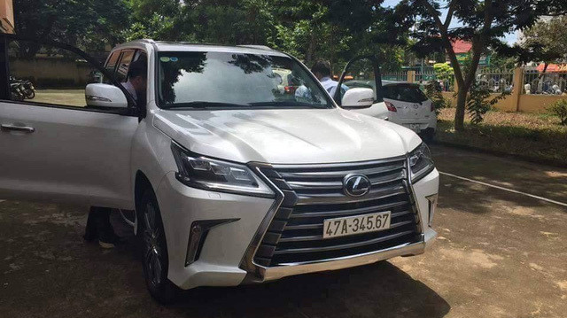 Lexus LX570 2016 biển số tiến 34567 của đại gia Đắk Lắk từng gây choáng giới chơi xe Việt. Loạt ô tô sang biển số sảnh cực chất của đại gia Việt