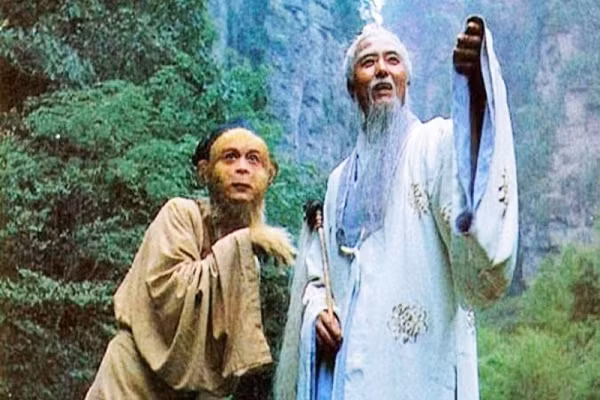 Đứng ở vị trí đầu tiên là lão tổ Bồ Đề (sư phụ của Tôn Ngộ Không). Ngộ Không theo Bồ Đề học nghệ chưa tới 10 năm đã đại náo thiên cung, còn Sư tổ Bồ Đề tu luyện nghìn năm, công lực cao hơn Ngộ Không bội phần.