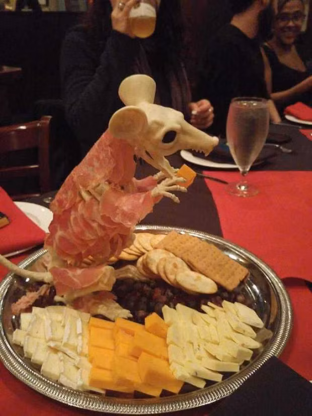 Có ai dám ăn những món đặt trong thứ này không? ảnh 10