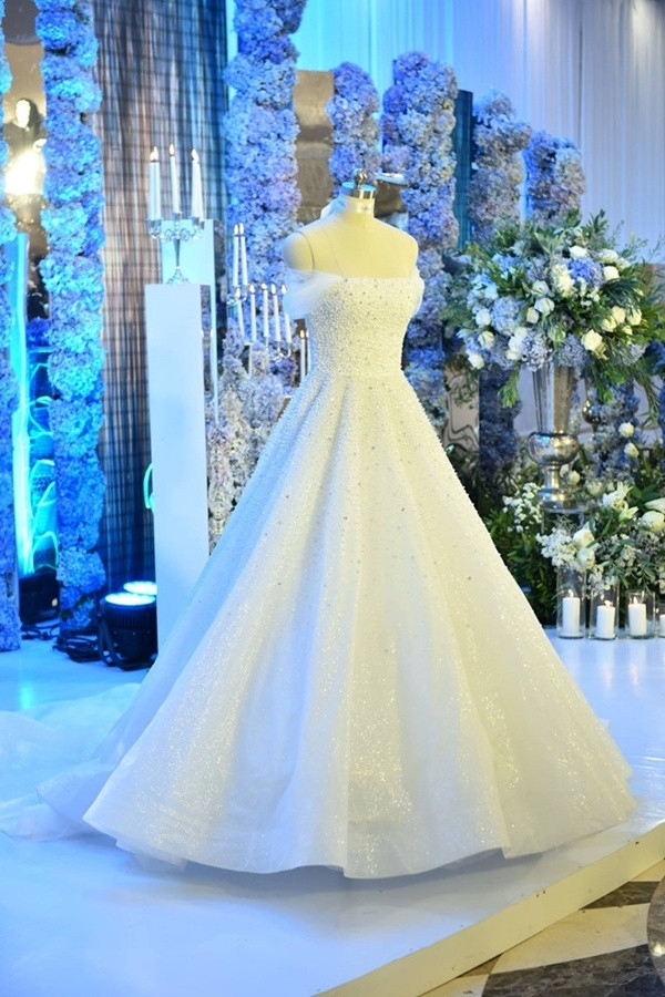 Ghen tị với những thiết kế váy cưới lộng lẫy như cổ tích của loạt sao việt