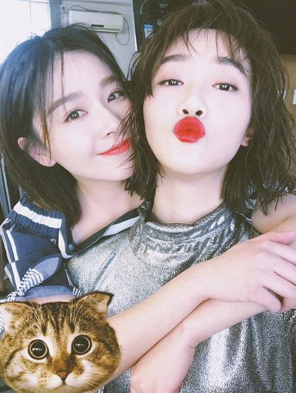 tóc xoăn, tóc xoăn ngắn, thời trang tóc mùa thu 2019