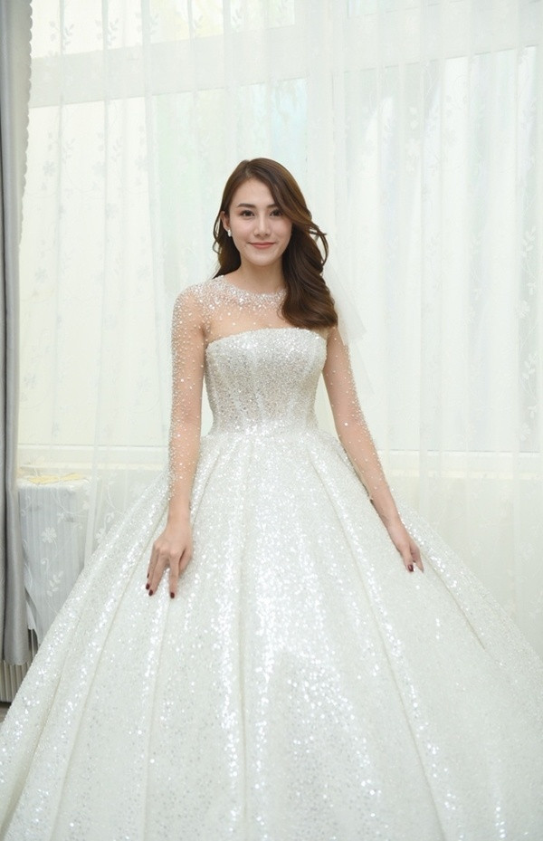 Ghen tị với những thiết kế váy cưới lộng lẫy như cổ tích của loạt sao việt