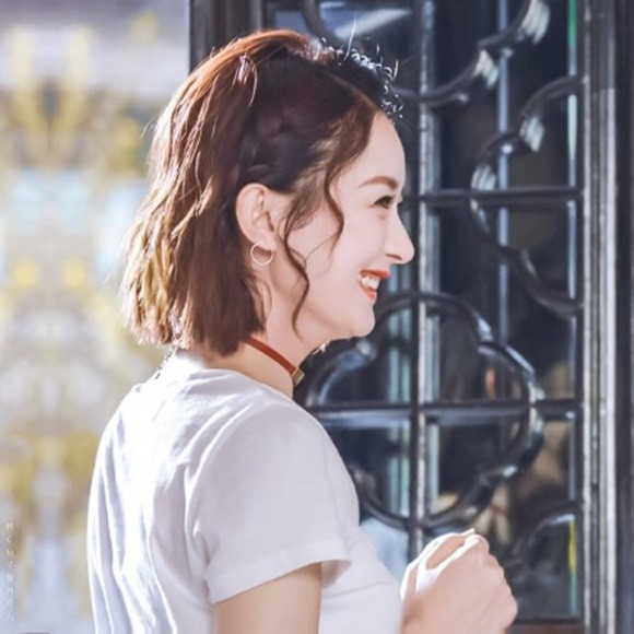 tóc xoăn, tóc xoăn ngắn, thời trang tóc mùa thu 2019