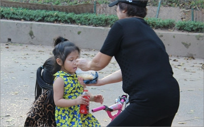 3 kiểu nuôi con dễ làm thương tổn dạ dày trẻ, kiểu thứ ba là làm hại trẻ nhất ảnh 1 3 kiểu nuôi con dễ làm thương tổn dạ dày trẻ, kiểu thứ ba là làm hại trẻ nhất ảnh 1