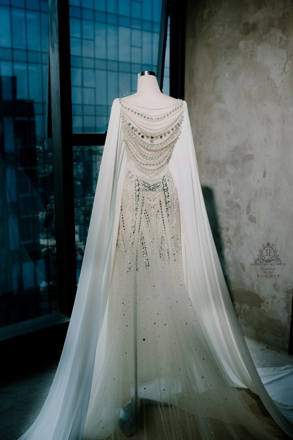 Ghen tị với những thiết kế váy cưới lộng lẫy như cổ tích của loạt sao việt