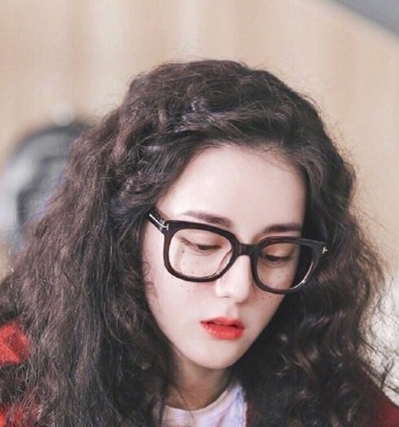 tóc xoăn, tóc xoăn ngắn, thời trang tóc mùa thu 2019