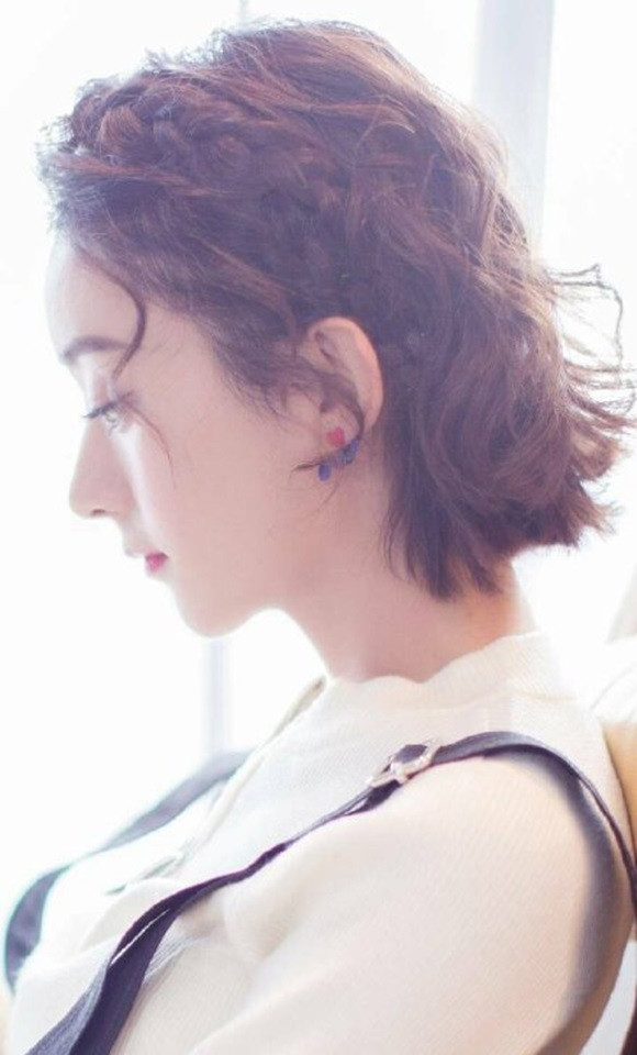 tóc xoăn, tóc xoăn ngắn, thời trang tóc mùa thu 2019