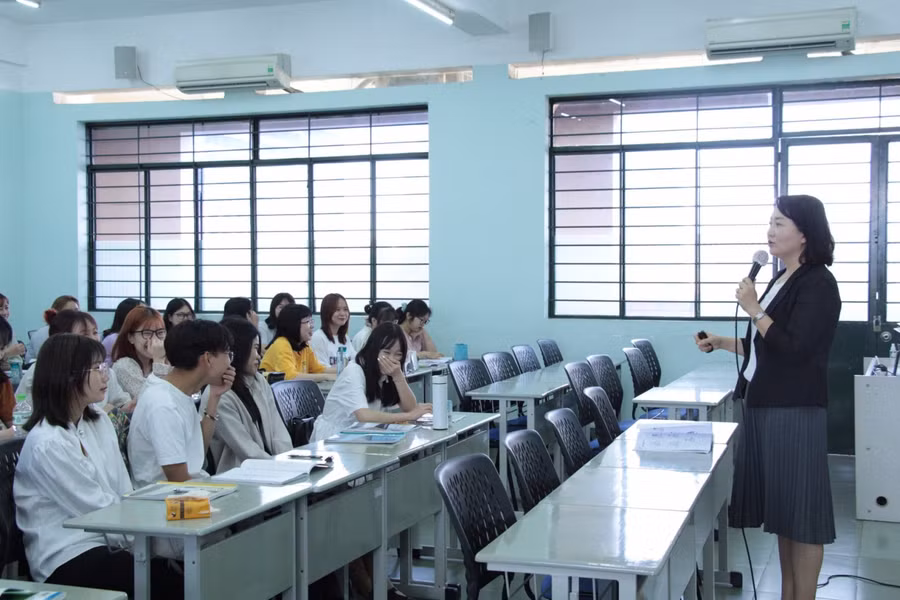 Sinh viên một lớp chất lượng cao của Nhà trường