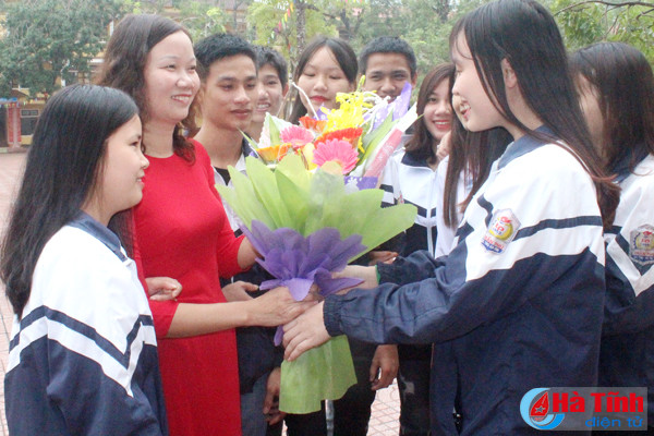 Hà Tĩnh phát động cuộc thi “Những tấm gương tâm huyết sáng tạo học theo lời Bác” ảnh 2 ha tinh phat dong cuoc thi nhung tam guong tam huyet sang tao hoc theo loi bac