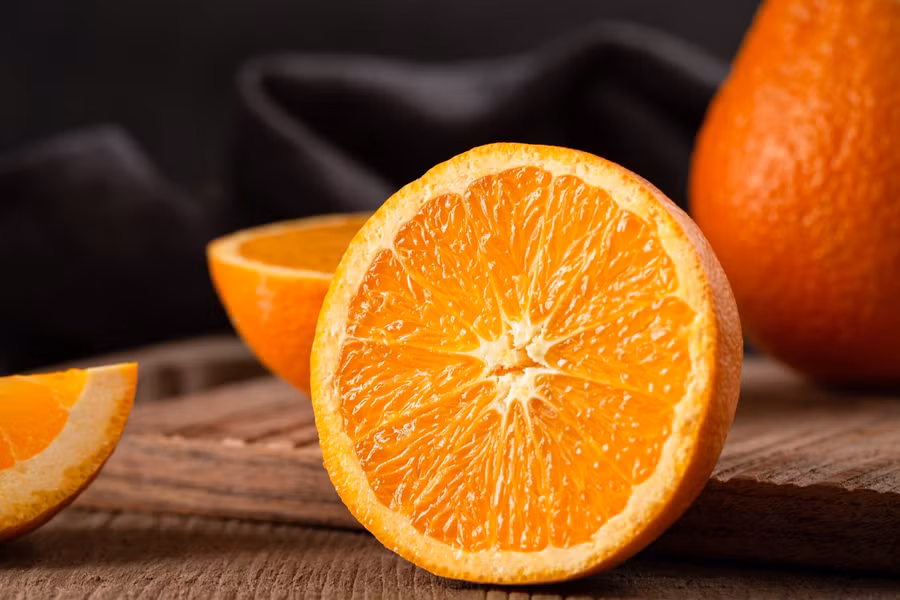 Vỏ cam có chứa hesperidin, một loại flavonoid giúp duy trì huyết áp và cholesterol. (Ảnh: ITN)