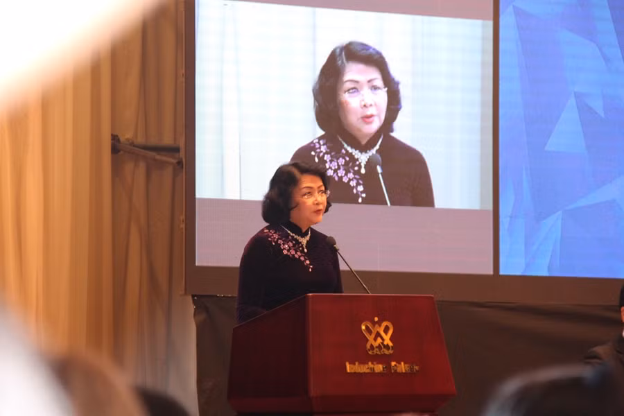 Phó Chủ tịch nước Đặng Thị Ngọc Thịnh góp ý những vấn đề liên quan đến việc nâng cao quyền năng của phụ nữ trong nền kinh tế APEC