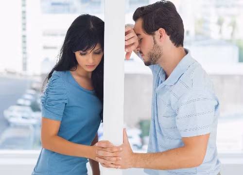 cuoi-6-tuan-van-chua-duoc-dong-phong