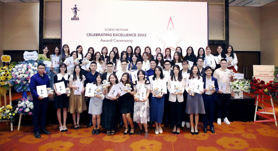 ICAEW cũng trao Chứng chỉ Quốc tế về Tài chính, Kế toán và Kinh doanh (ICAEW CFAB) cho các học viên tại Hà Nội ICAEW cũng trao Chứng chỉ Quốc tế về Tài chính, Kế toán và Kinh doanh (ICAEW CFAB) cho các học viên tại Hà Nội