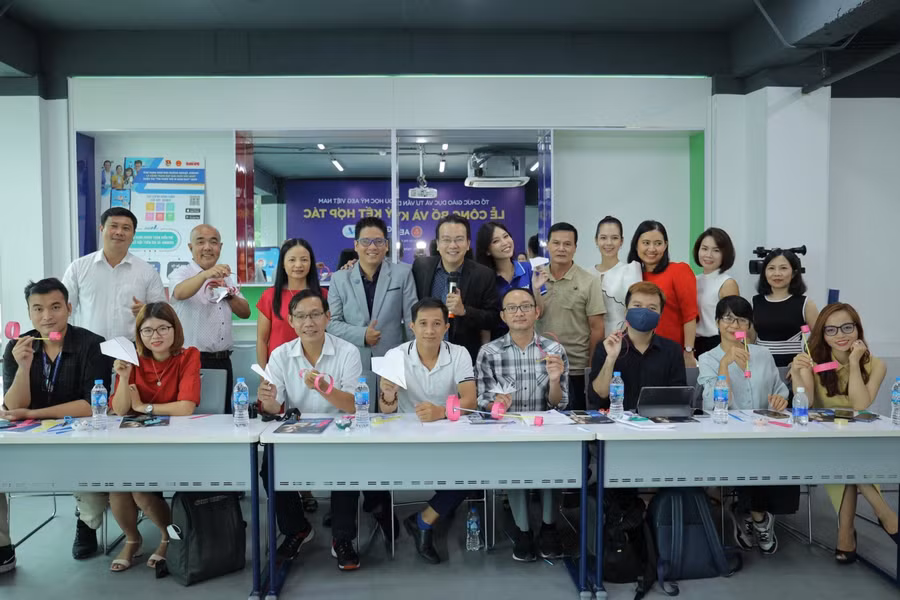 Các khách mời trải nghiệm