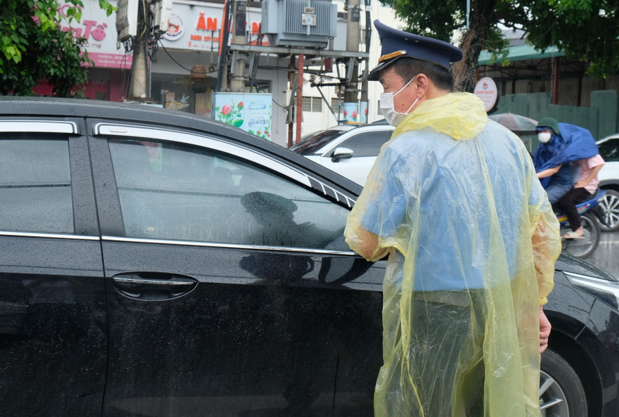Tình hình an ninh trật tự, an toàn giao thông tại các điểm thi được đảm bảo trong ngày thi đầu tiên.