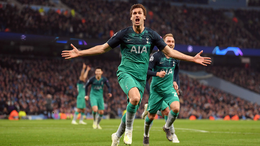 Llorente trở thành người hùng của Tottenham với pha ghi bàn bằng đùi.
