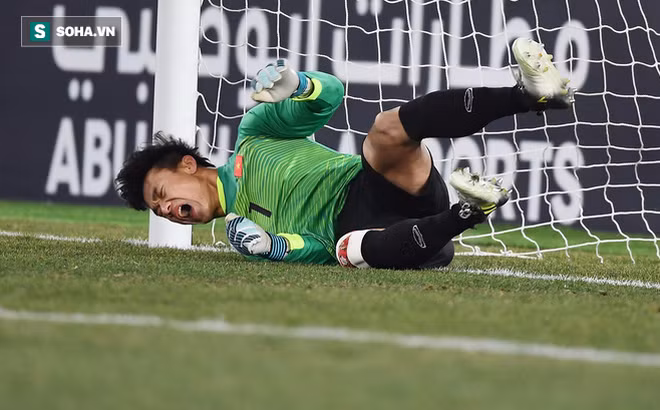 Thủ môn Bùi Tiến Dũng dính chấn thương nguy hiểm, có thể mất nghiệp