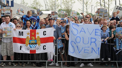 Đến nỗi khi bị sa thải, fan Man City còn biểu tình bảo vệ HLV Đến nỗi khi bị sa thải, fan Man City còn biểu tình bảo vệ HLV