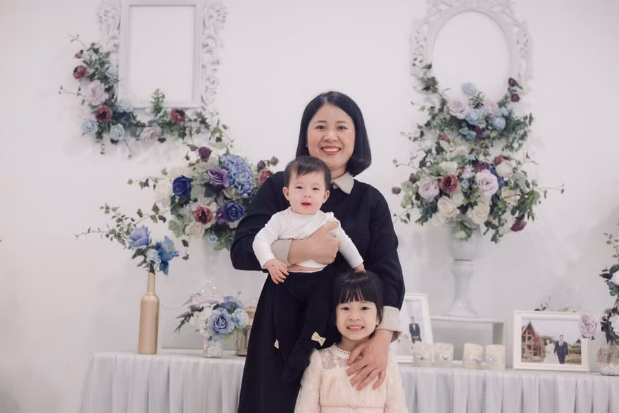 Mẹ điều trị ung thư di căn gan sinh 2 bé gái khỏe mạnh