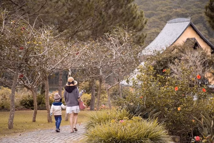 Tưởng Chi Pu sang tận nước ngoài quay, hóa ra bối cảnh MV 