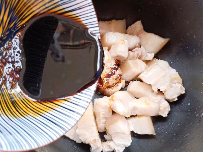 thịt kho nồi cơm điện, thịt kho, thịt lợn