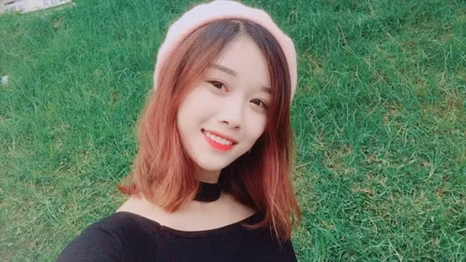 ban gai kin tieng xinh nhu hoa cua tien dao van toan hinh anh 2