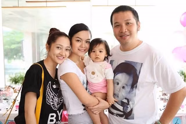 Loạt ảnh từng thân thiết "con chấy cắn đôi" của Bảo Anh và Phạm Quỳnh Anh 