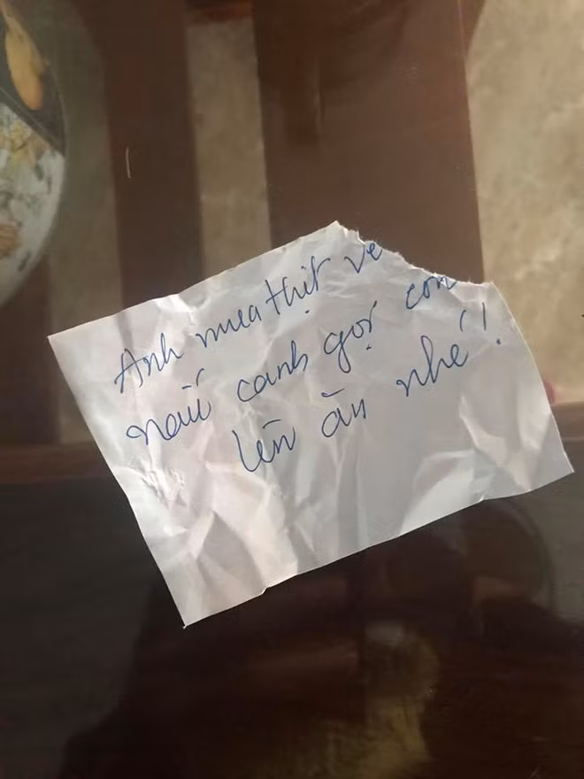 Mẹ chồng để lại một mẩu giấy dặn dò bố chồng, con dâu đọc được xúc động chia sẻ lên mạng - Ảnh 1.