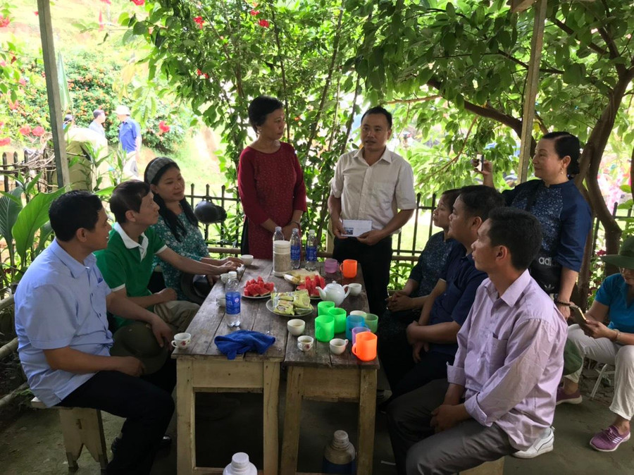 Trao quà khuyến học cho trường tiểu học và mầm non Tây Tiến khu vực Sài Khao. Trao quà khuyến học cho trường tiểu học và mầm non Tây Tiến khu vực Sài Khao.