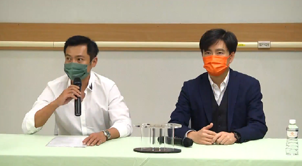 Em trai Lâm Chí Dĩnh trong buổi họp báo chiều 25/7.