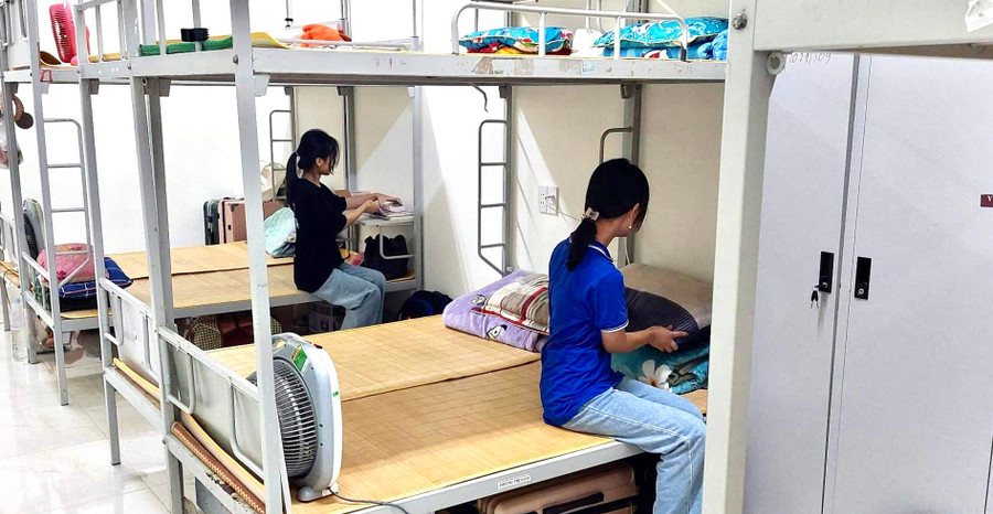 Các em học sinh người DTTS đang sinh hoạt tại KTX luôn được rèn luyện thói quen ngăn nắp, gọn gàng.