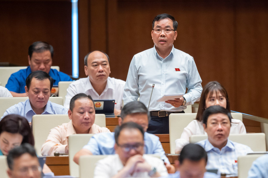 Đại biểu Nguyễn Quang Huân – Đoàn ĐBQH tỉnh Bình Dương. Đại biểu Nguyễn Quang Huân – Đoàn ĐBQH tỉnh Bình Dương.