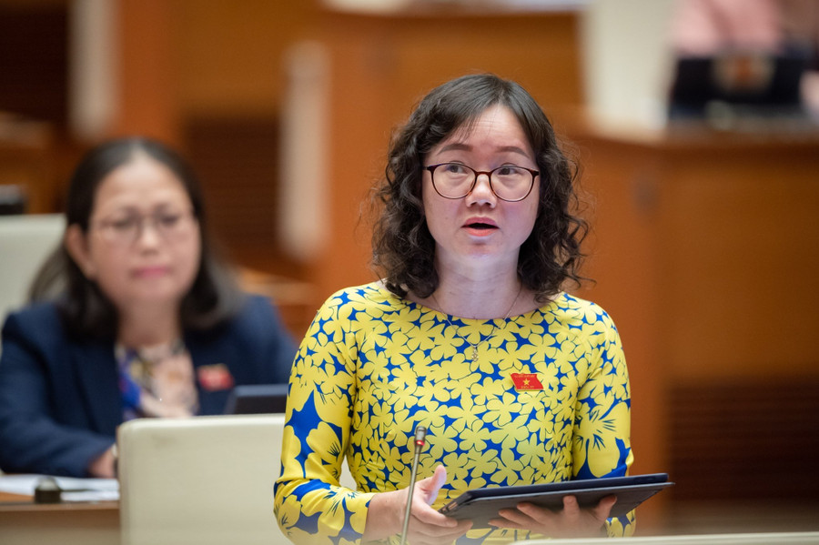 Đại biểu Thái Thị An Chung – Đoàn ĐBQH Nghệ An. Đại biểu Thái Thị An Chung – Đoàn ĐBQH Nghệ An.