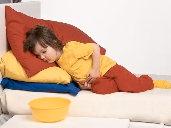 Con bị đau bụng không rõ nguyên nhân thì đây chính là điều cha mẹ nên làm luôn và ngay - Ảnh 2.